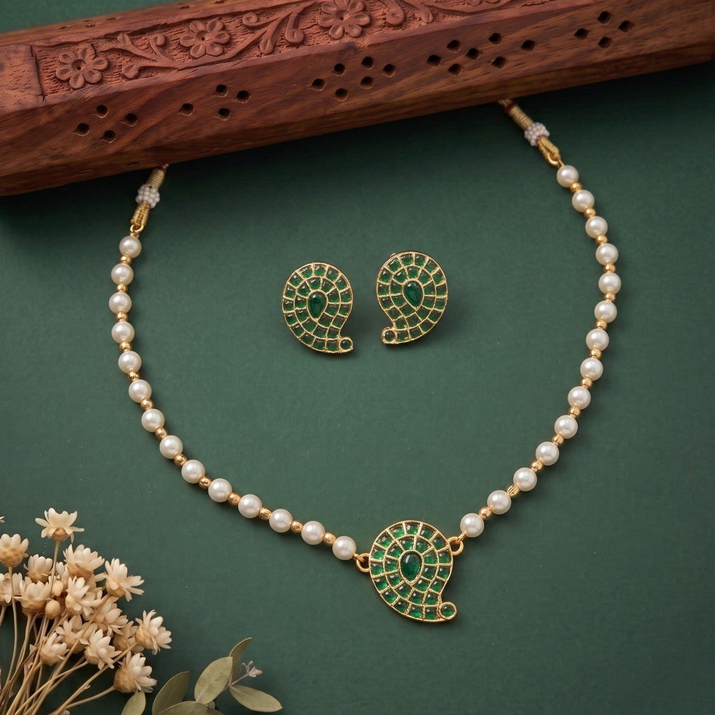 Traditional Pearl Necklace Set